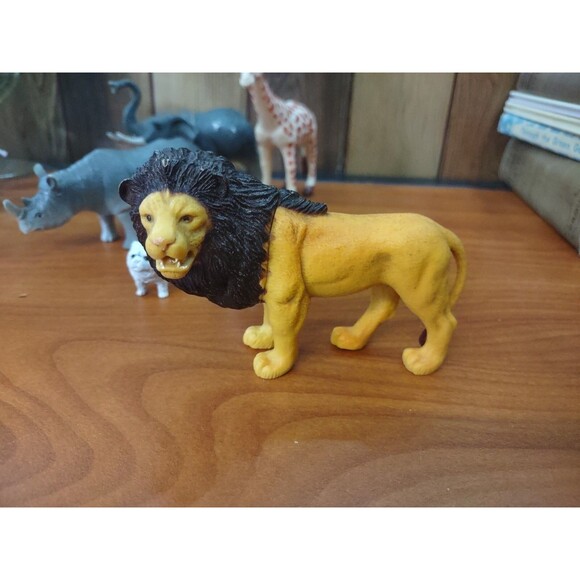 Greenbrier International Misc Animals, Lot of 7 Animals Lion Tiger Giraffe Dog - Picture 4 of 11